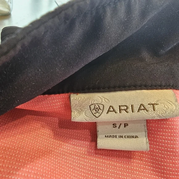 Two Women's Ariat Jackest S/P - Picture 6 of 6
